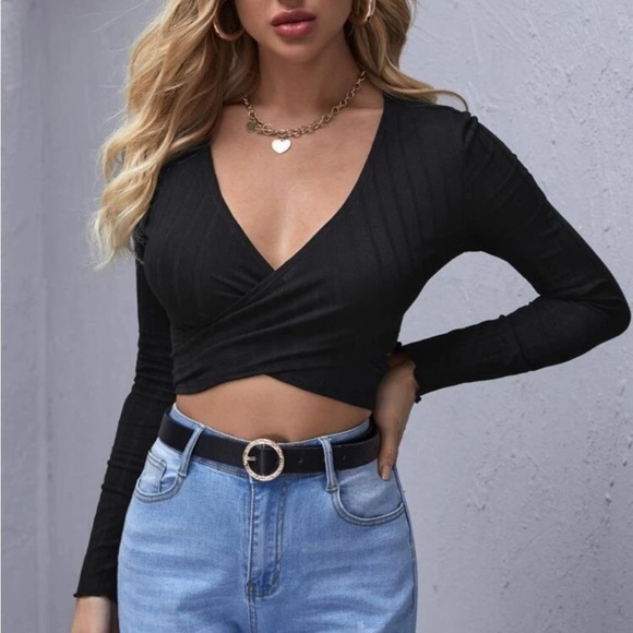 SHEIN Crisscross Tie Back Crop Top - Picture 2 of 4